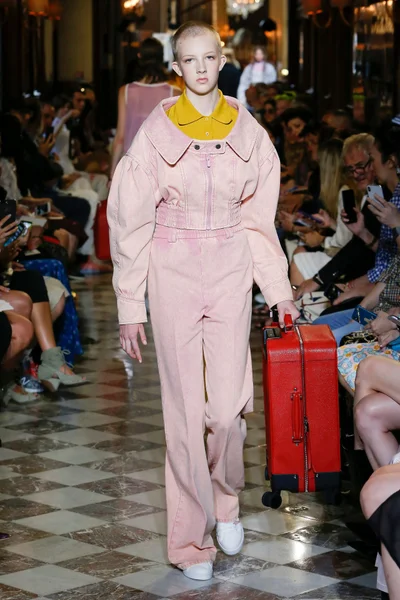 Look 26